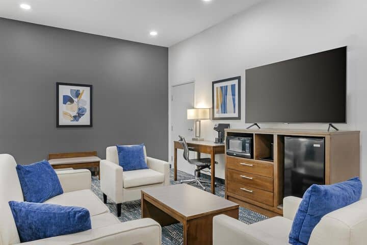 Room 16 of 51