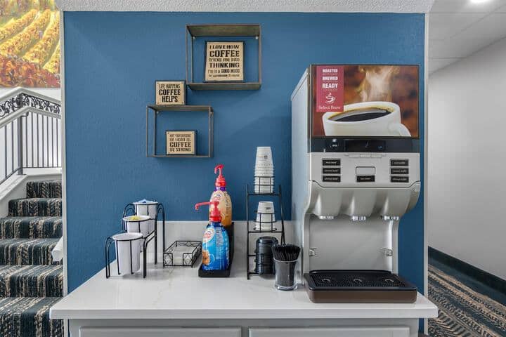Breakfast/Coffee Service 40 of 51
