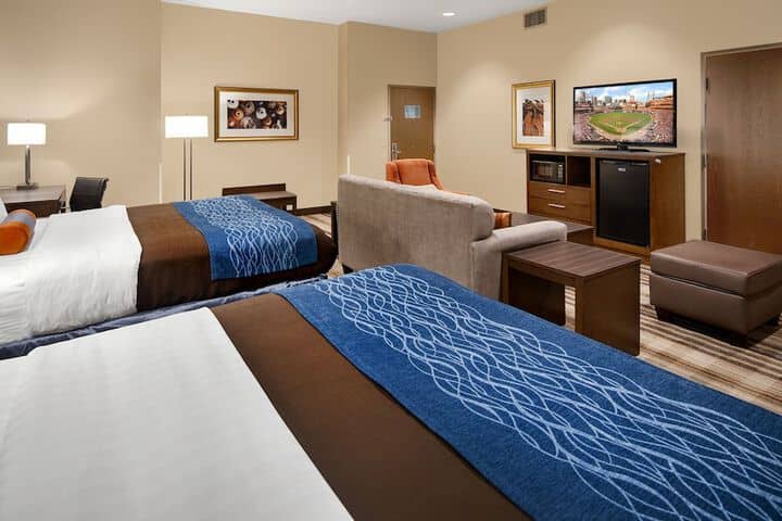 Room 6 of 51